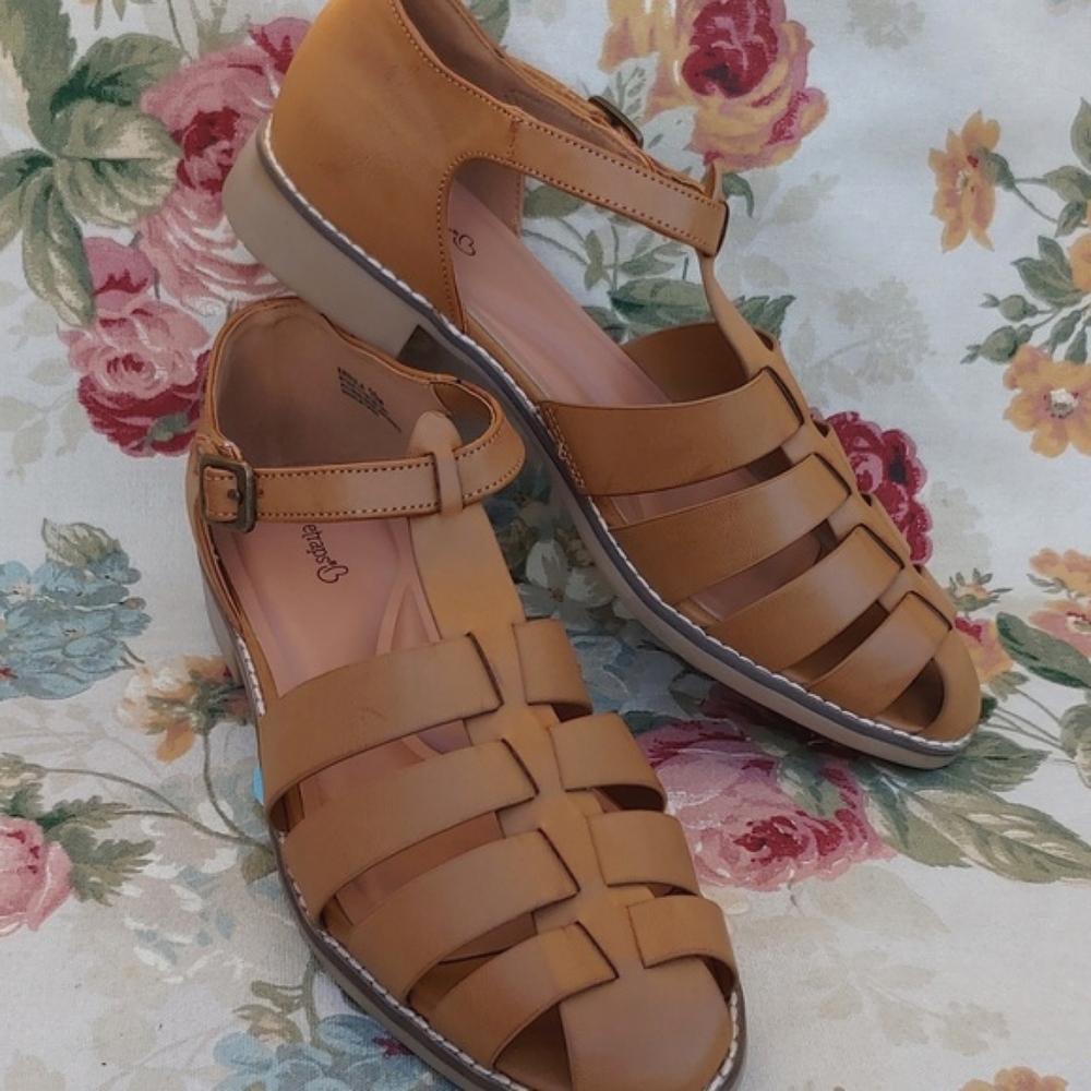 Baretraps Ersula Women's Fisherman Tan Strappy Summer Sandals size 10 NWT